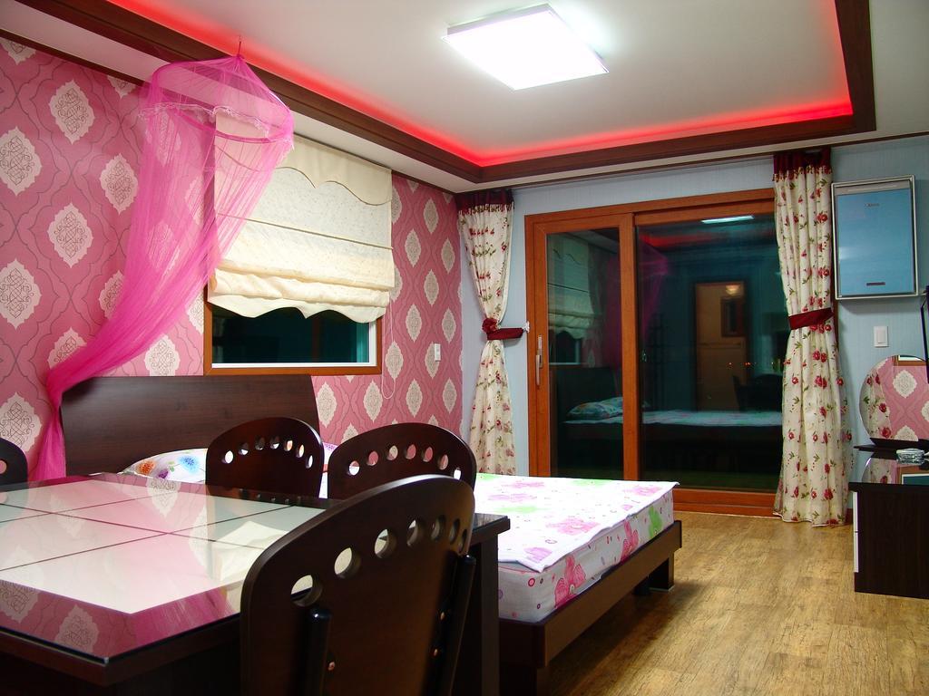 Yongdu Beach Pension Boryeong Exterior photo